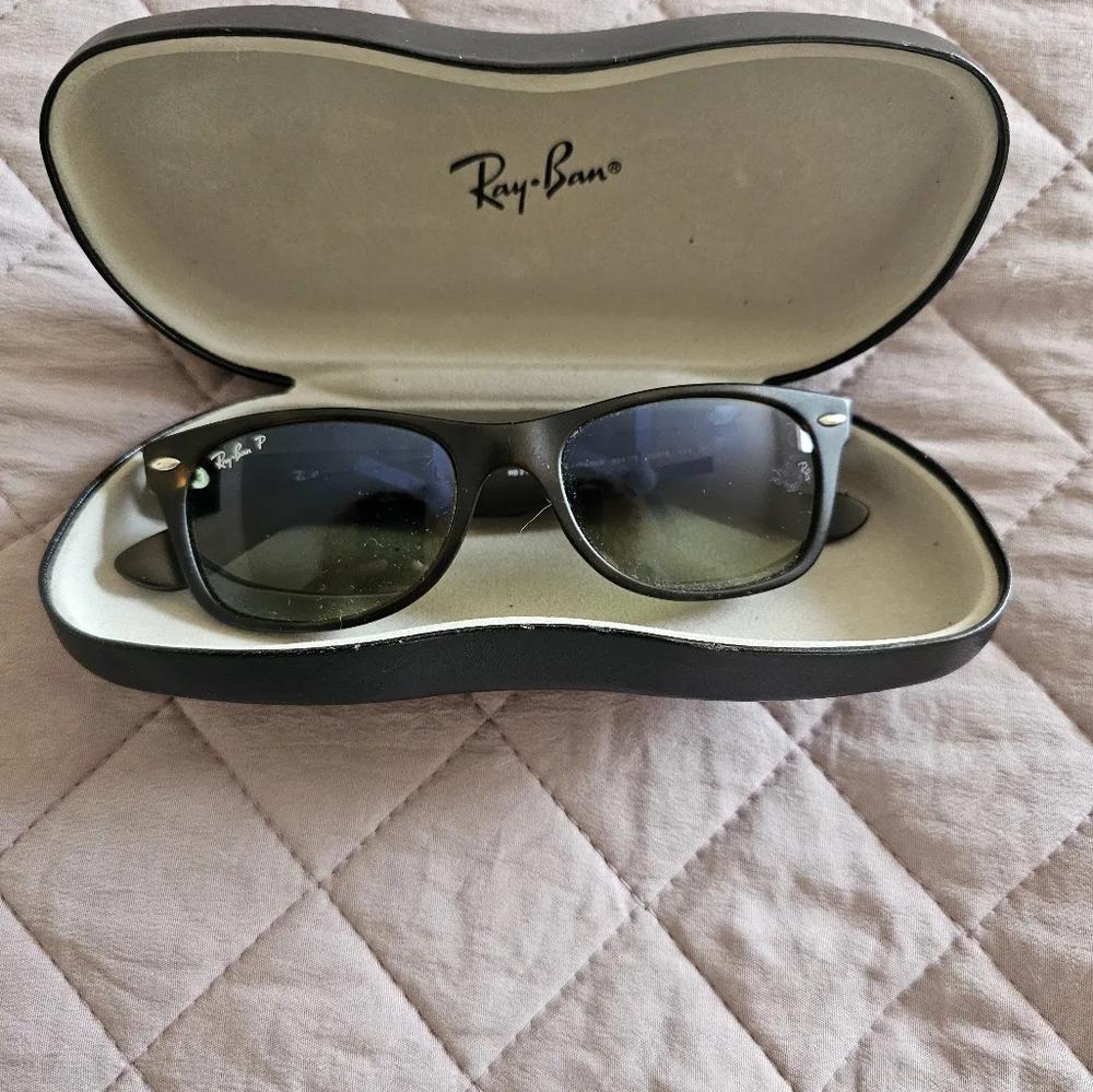 Ray-Ban Italy Leopard Print Brown Sunglasses with Hard Case And Cleaning‎ Wipe
